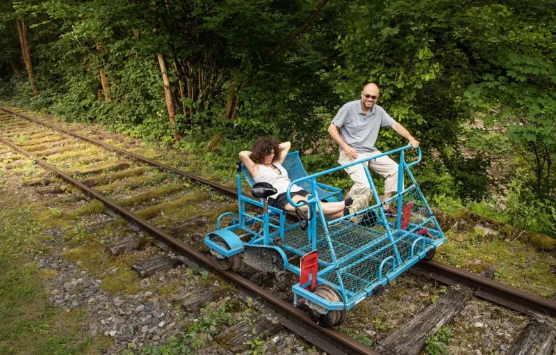 Promenade en Rail-bike, repas-détente sur l'île d'Yvoir et visite de la citadelle de Dinant