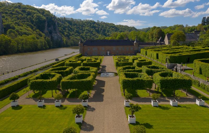 Visite du Château de Freÿr et repas-détente sur l'île d'Yvoir