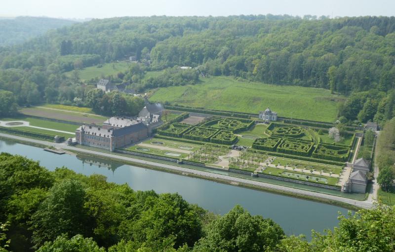 Visite du Château de Freÿr et repas-détente sur l'île d'Yvoir